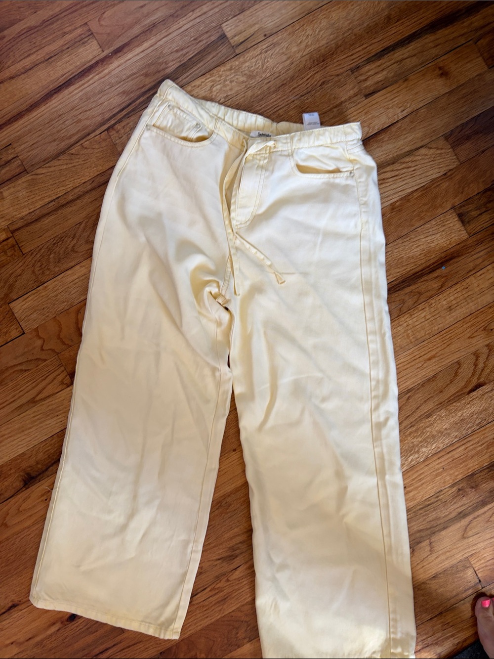 Splendid woman’s Cream Drawstring Joggers